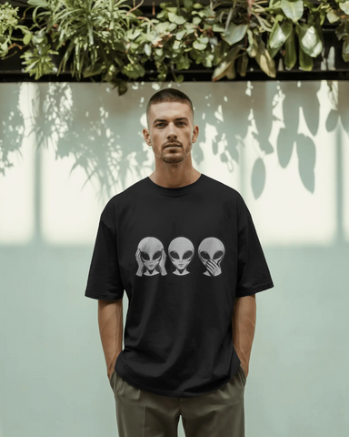Alien Trio-Oversized Unisex T-Shirt